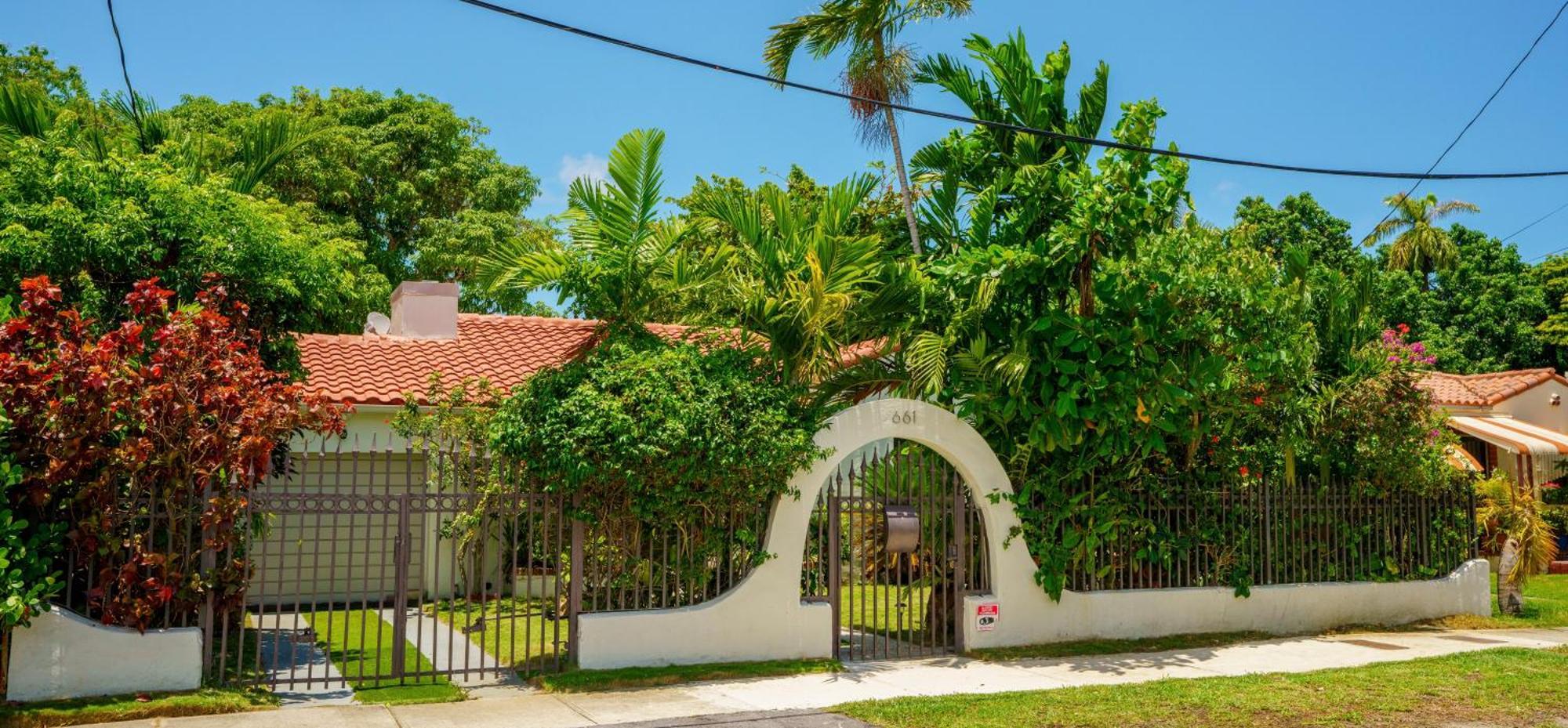 Entire Private Beautiful 2 Bedroom Plus Den House With Gated Front&Back Yard And Free Parking 10Min Drive To Miami Beach Exterior foto