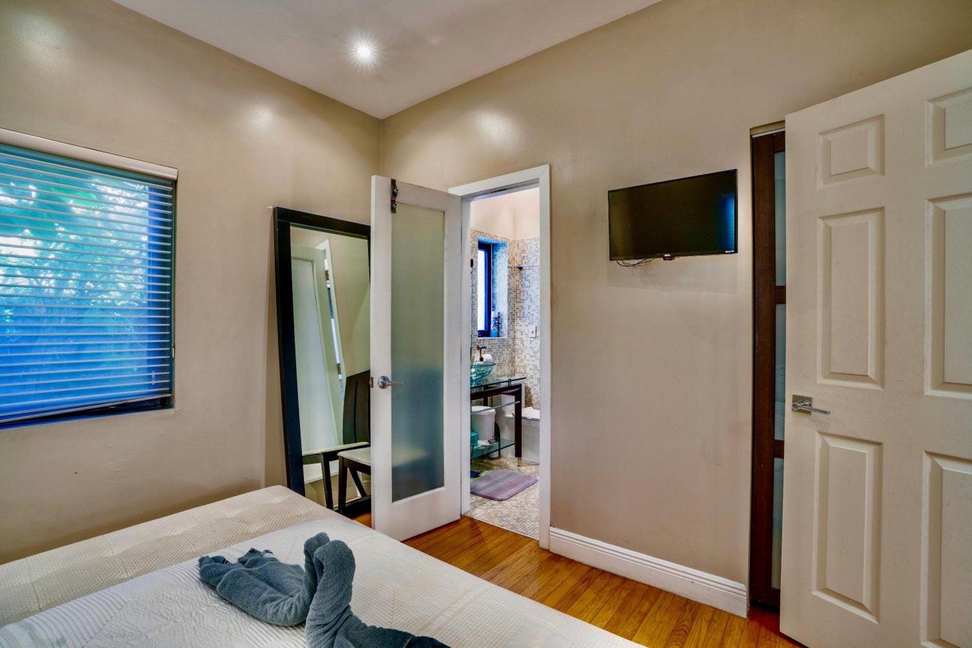 Entire Private Beautiful 2 Bedroom Plus Den House With Gated Front&Back Yard And Free Parking 10Min Drive To Miami Beach Exterior foto